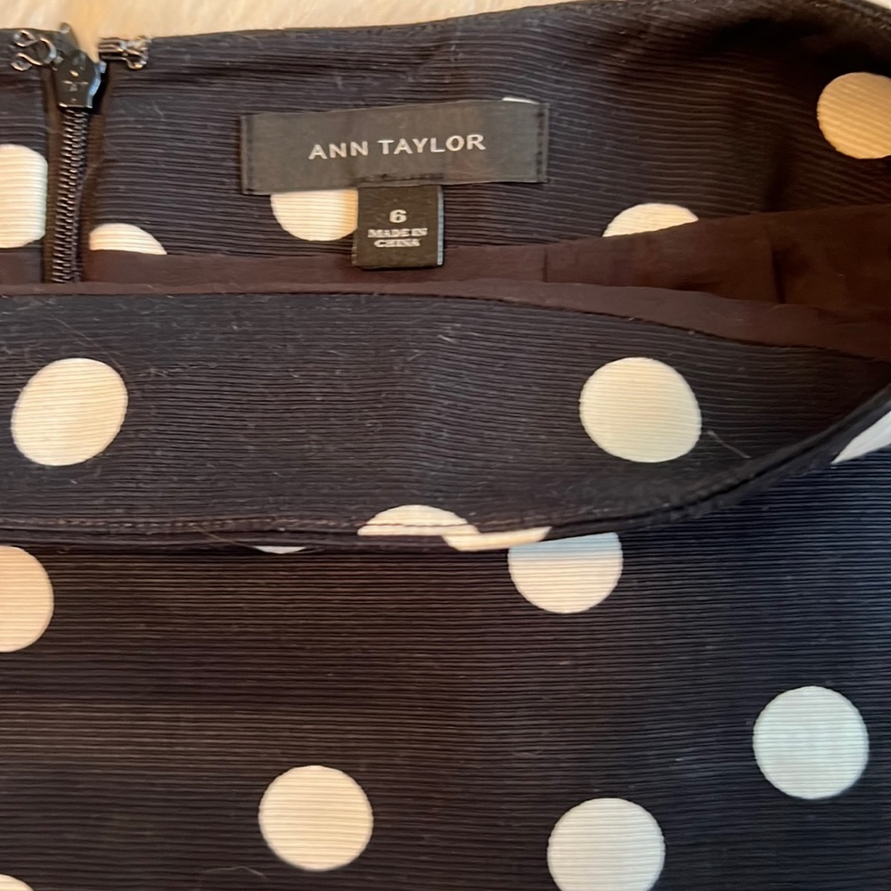 Ann Taylor pencil skirt.  71%% cotton 26% rayon 8% spandex